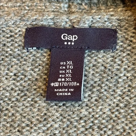 GAP Women’s Cardigan Sweater Vest (XL) - Picture 5 of 8